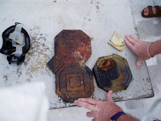 2004 Survey - Phase I

Sea Hunter III - Recovery

Floor Tiles and Plate Shard

from Seamen's/Firemen's Mess