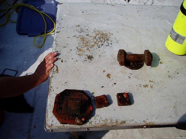 2004 Survey - Phase I

Sea Hunter III - Recovery

Floor Tiles and Brass Fitting

from Seamen's/Firemen's Mess