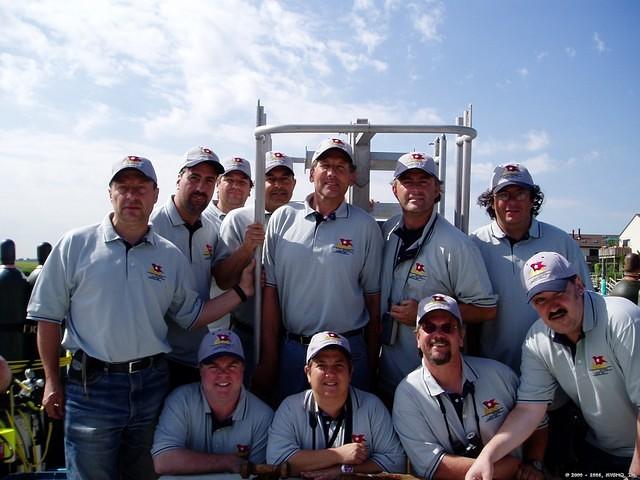 2004 Survey - Phase I

Sea Hunter III - The Expedition Team

Front Row: Tim, Carmen, Bob, Martin

Back Row: Vlad, Kevin, John