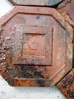 2004 Survey - Phase I

Sea Hunter III - Recovery

Floor Tiles (Crown Design, center)

from Seamen's/Firemen's Mess